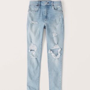 NWT Abercrombie, High Rise Super Skinny Ankle Jeans, Ripped Light Wash, 24S